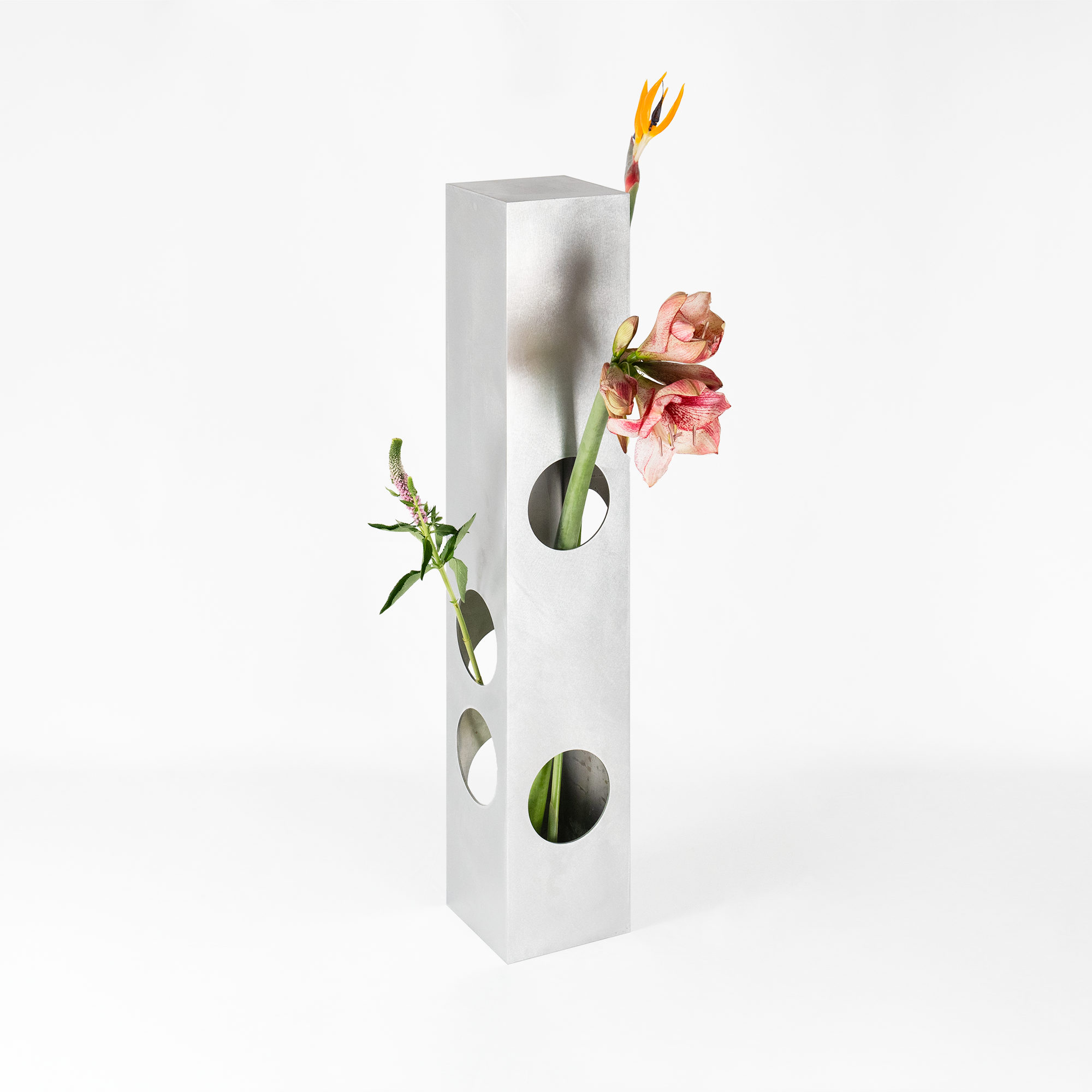 Tower_Vase_Alu_Raw_800